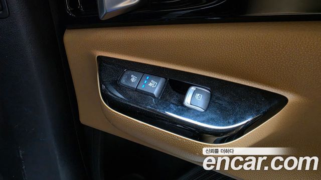 Kia Canival 2023 — photo 24