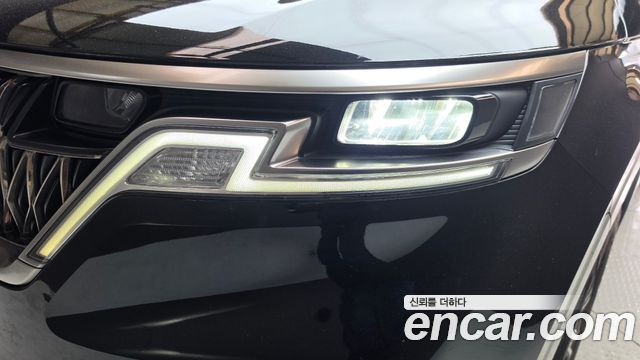 Kia Canival 2023 — photo 8