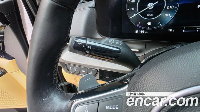 Kia Canival 2023 — photo 28