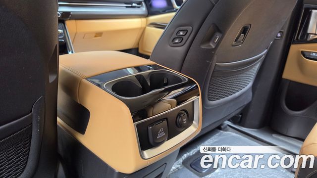 Kia Canival 2023 — photo 30