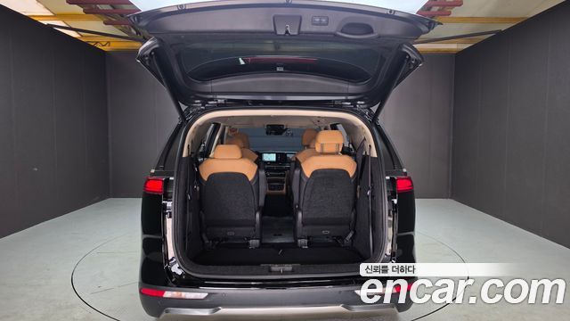 Kia Canival 2023 — photo 32