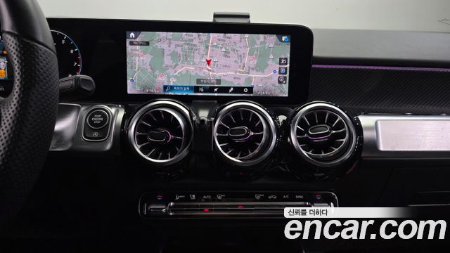 Mercedes-Benz GLB-Class 2023 — photo 20