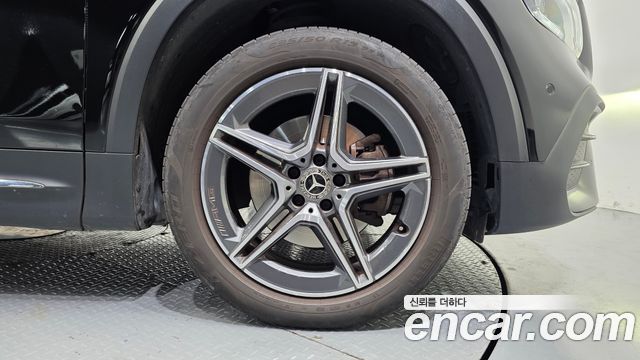 Mercedes-Benz GLB-Class 2023 — photo 7