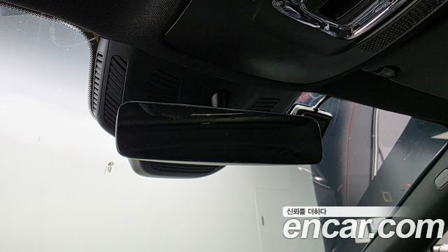 Mercedes-Benz GLB-Class 2023 — photo 27