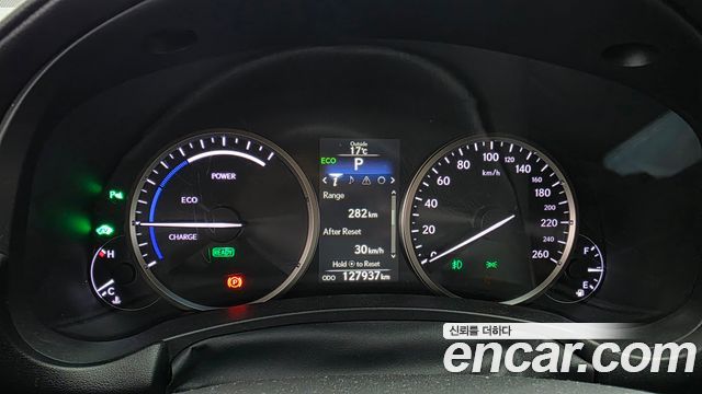 Lexus NX 2017 — photo 8