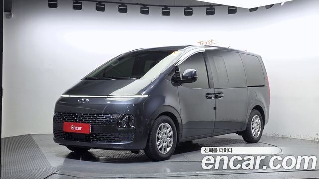 Hyundai Staria 2023 — photo 1