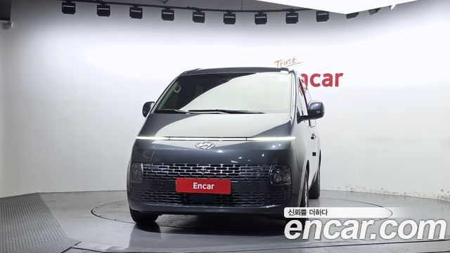 Hyundai Staria 2023 — photo 3