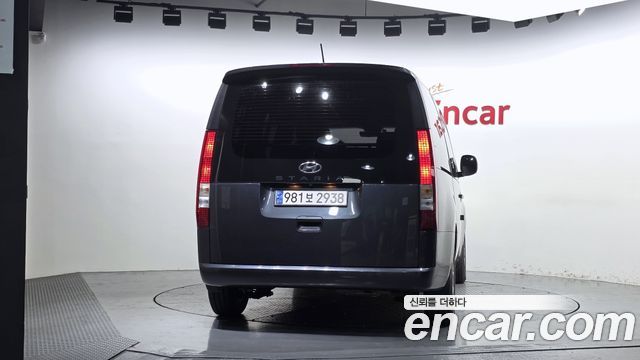 Hyundai Staria 2023 — photo 4