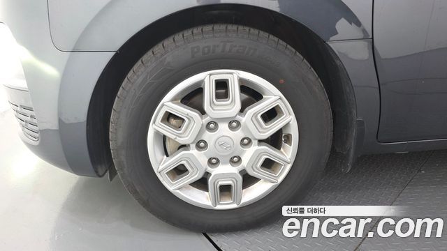 Hyundai Staria 2023 — photo 5