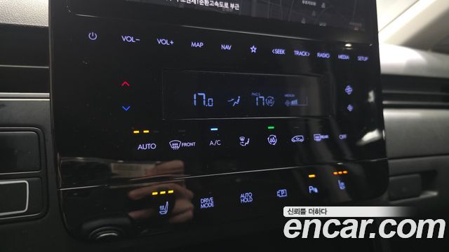 Hyundai Staria 2023 — photo 24