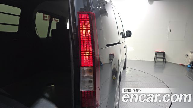 Hyundai Staria 2023 — photo 9