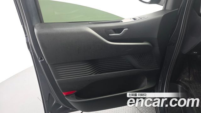 Hyundai Staria 2023 — photo 15