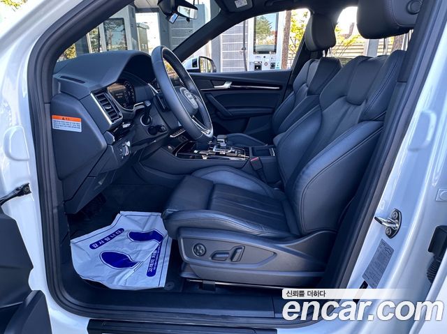 Audi Q5 2022 — photo 10