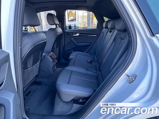 Audi Q5 2022 — photo 11