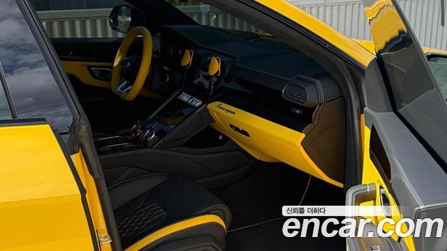 Lamborghini Urus 2024 — photo 2