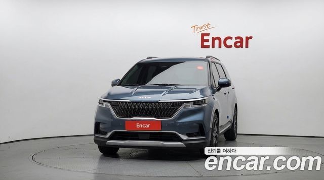 Kia Canival 2023 — photo 3
