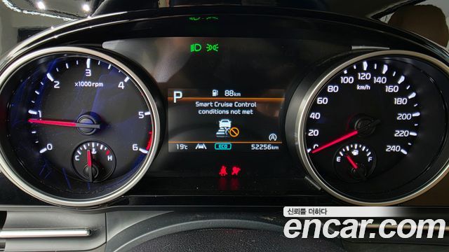 Kia Canival 2023 — photo 8