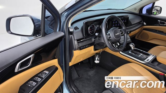 Kia Canival 2023 — photo 10