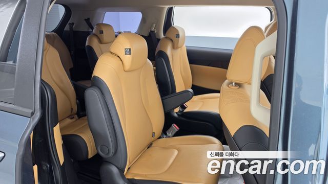 Kia Canival 2023 — photo 11