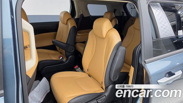 Kia Canival 2023 — photo 18