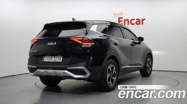 Kia Sportage 2023 — photo 2
