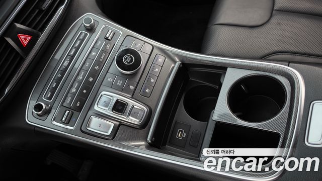 Hyundai Santafe 2022 — photo 9