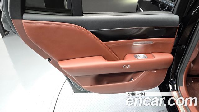 Genesis G90 2022 — photo 15