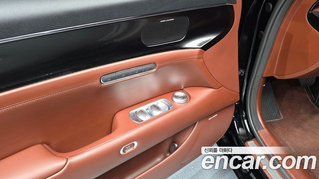 Genesis G90 2022 — photo 28
