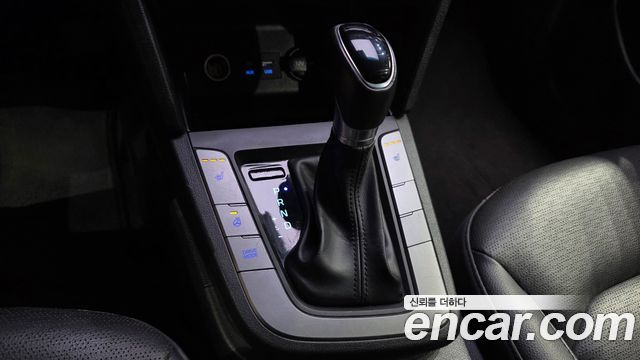 Hyundai AVANTE 2020 — photo 12