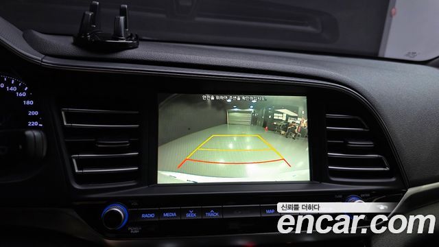 Hyundai AVANTE 2020 — photo 22