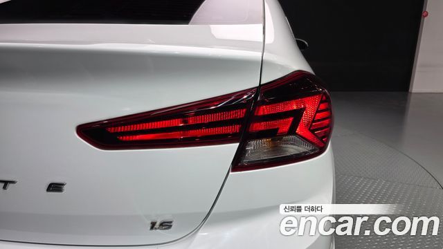 Hyundai AVANTE 2020 — photo 9