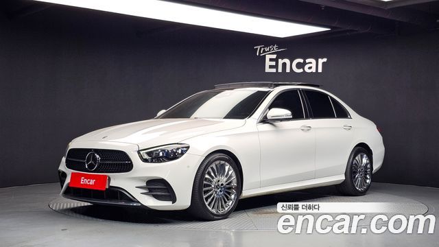 Mercedes-Benz E-Class 2022 — photo 1
