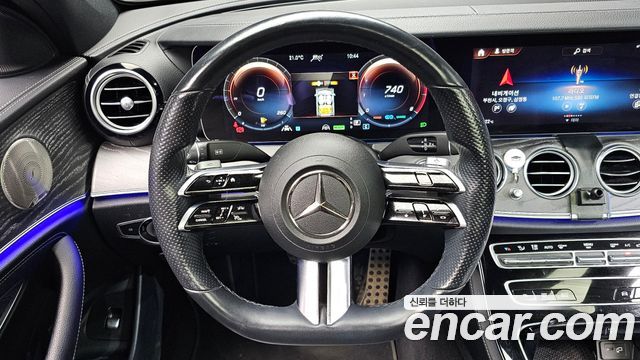 Mercedes-Benz E-Class 2022 — photo 13