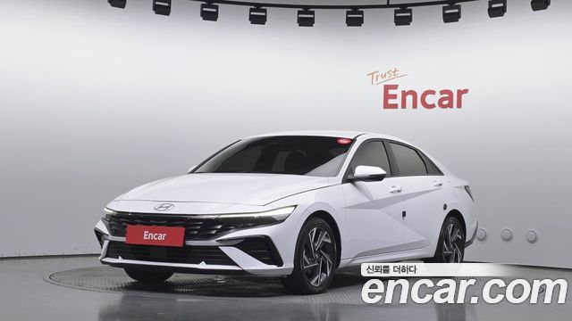 Hyundai AVANTE 2024 — photo 1