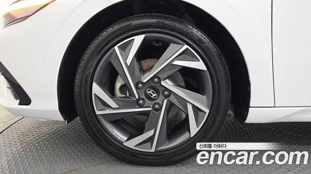 Hyundai AVANTE 2024 — photo 5