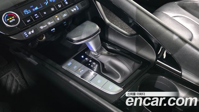 Hyundai AVANTE 2024 — photo 12