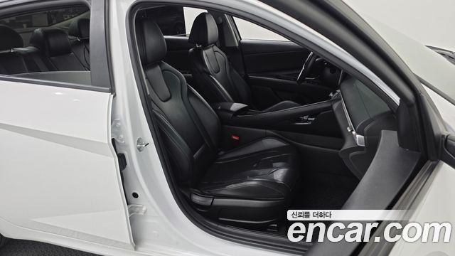 Hyundai AVANTE 2024 — photo 16