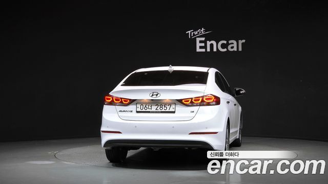 Hyundai AVANTE 2018 — photo 4