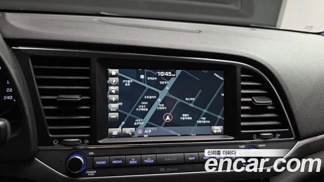 Hyundai AVANTE 2018 — photo 14