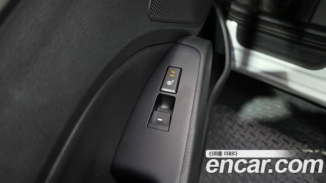 Hyundai AVANTE 2018 — photo 17
