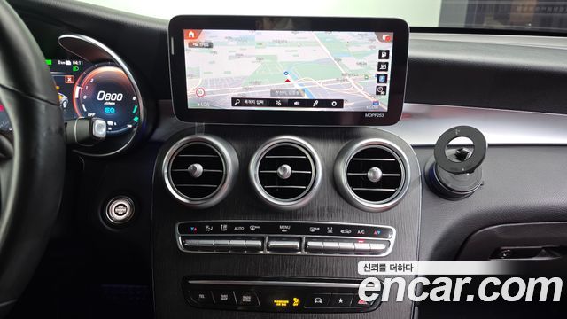 Mercedes-Benz GLC-Class 2021 — photo 20