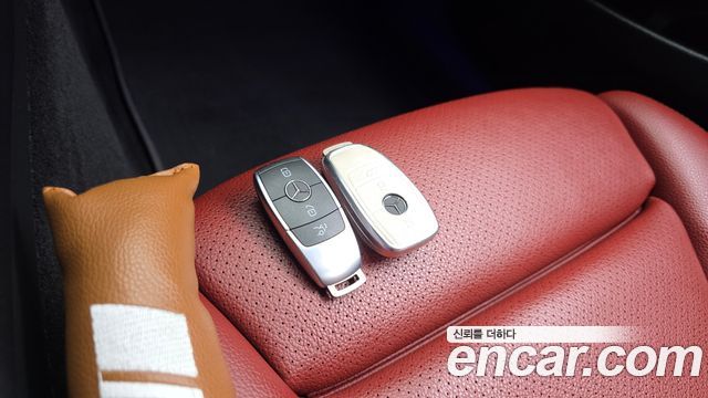 Mercedes-Benz GLC-Class 2021 — photo 24