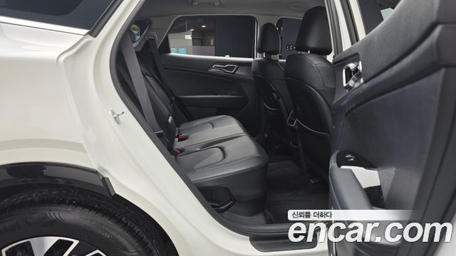 Kia Sportage 2023 — photo 17