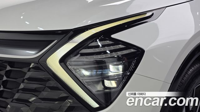 Kia Sportage 2023 — photo 8