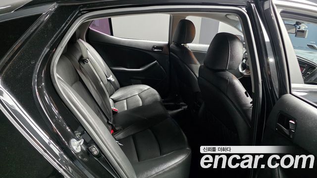 Kia K5 2015 — photo 17