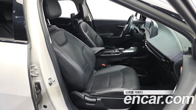 Kia EV6 2023 — photo 17