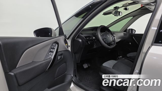 Citroën / DS C4 Picasso 2019 — photo 13