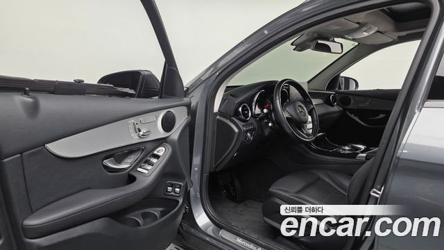 Mercedes-Benz GLC-Class 2019 — photo 10