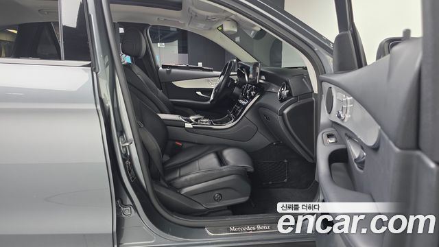 Mercedes-Benz GLC-Class 2019 — photo 11