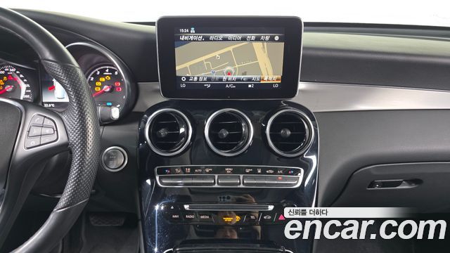 Mercedes-Benz GLC-Class 2019 — photo 14